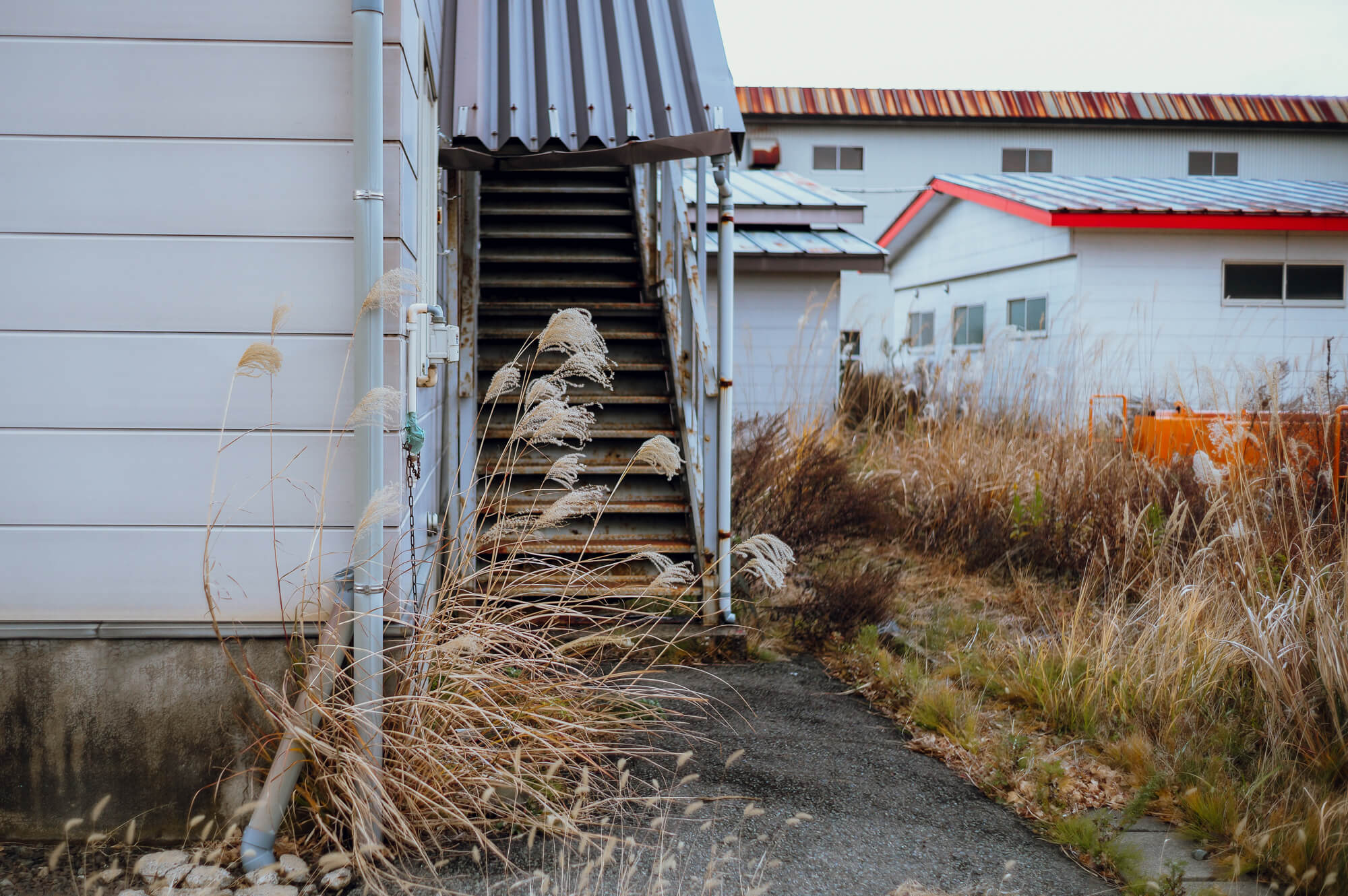 人けのない建物